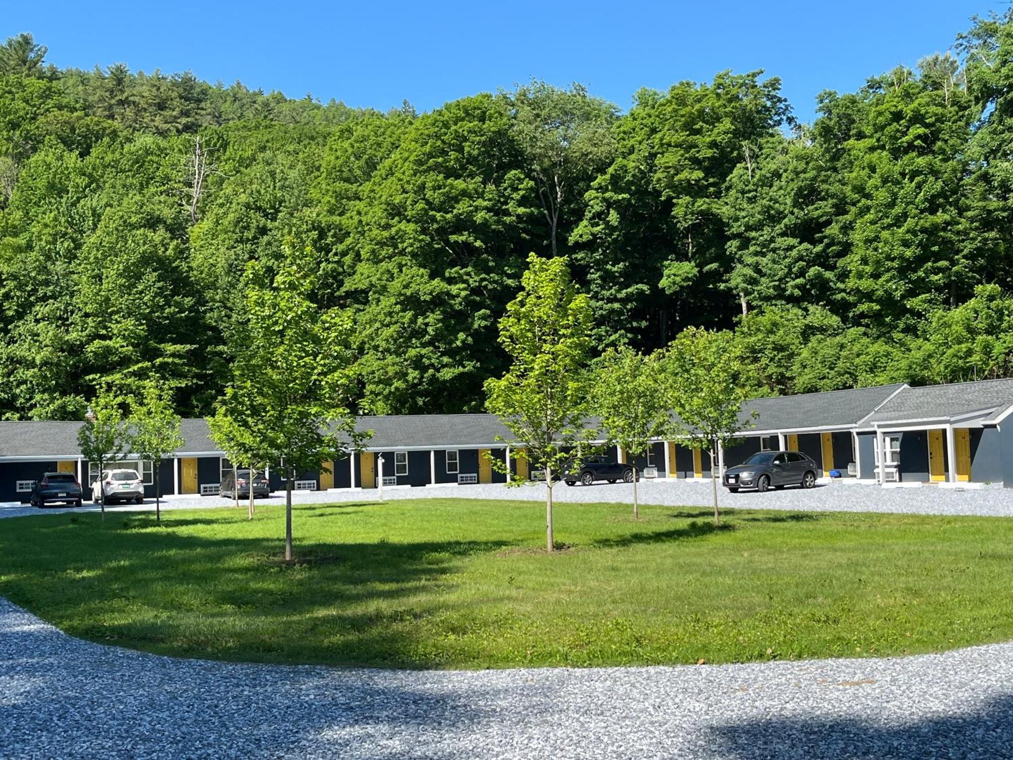 East Rock Inn Грейт Барингтън Екстериор снимка