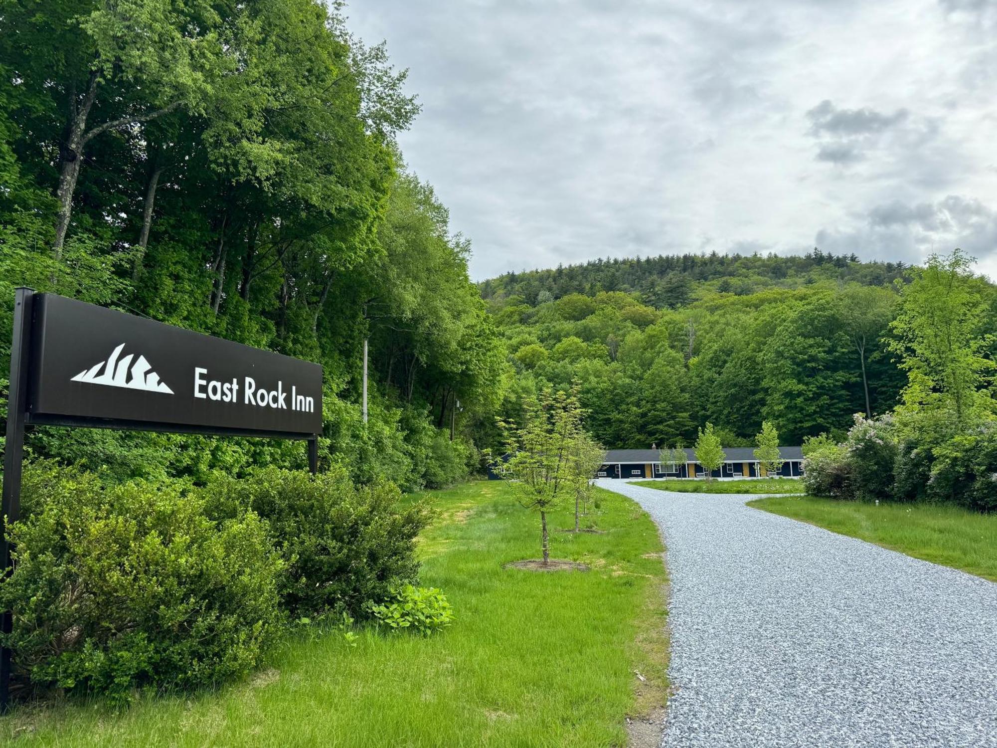 East Rock Inn Грейт Барингтън Екстериор снимка